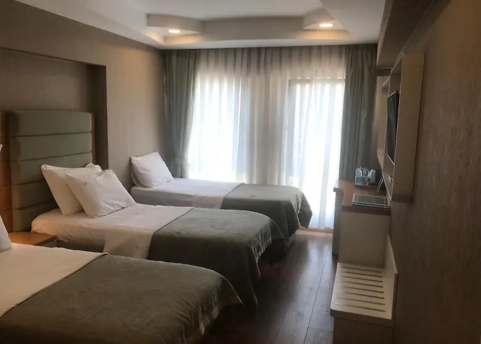 Life Corner Hotel