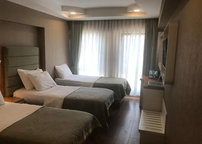 Life Corner Hotel